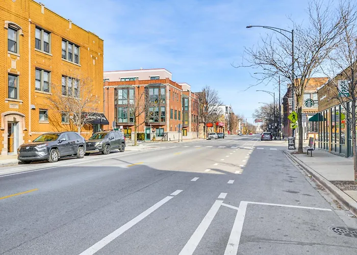 Walk To Blue Line: Sleek In Bucktown! Чикаго