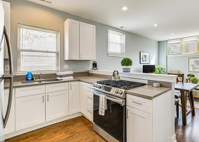 Walk To Blue Line: Sleek In Bucktown! * Чикаго