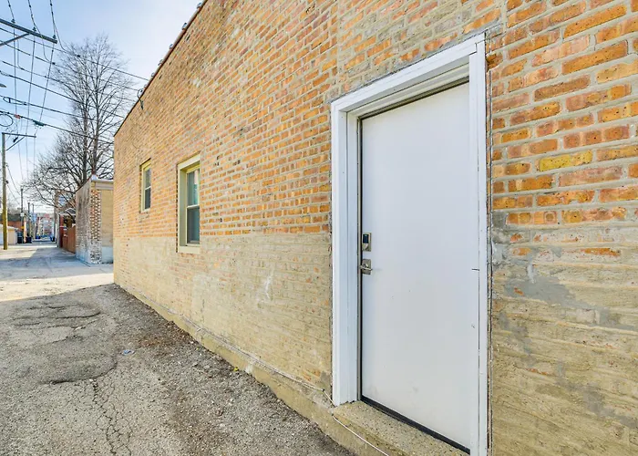 Апартаменты Walk To Blue Line: Sleek In Bucktown! *